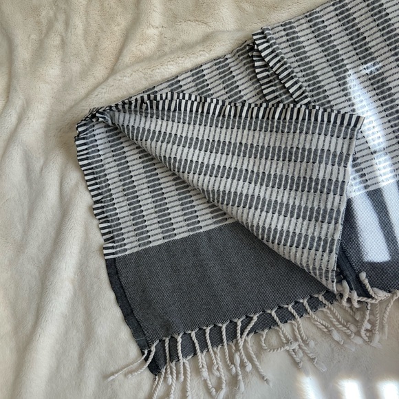 Carly Jean Los Angeles Towel - Picture 2 of 2